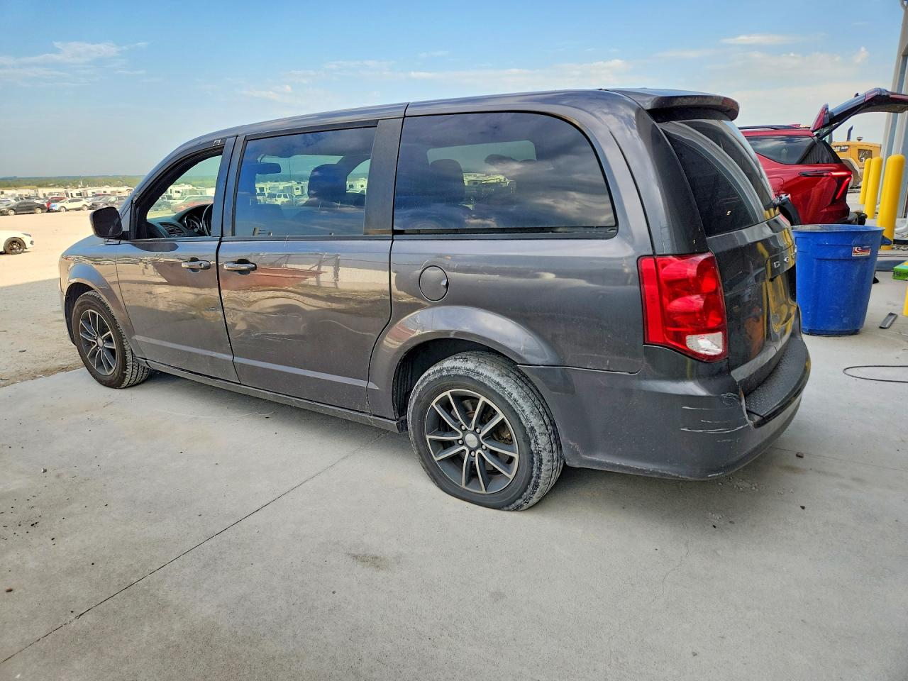 2018 DODGE GRAND CARAVAN SE — снимка 2