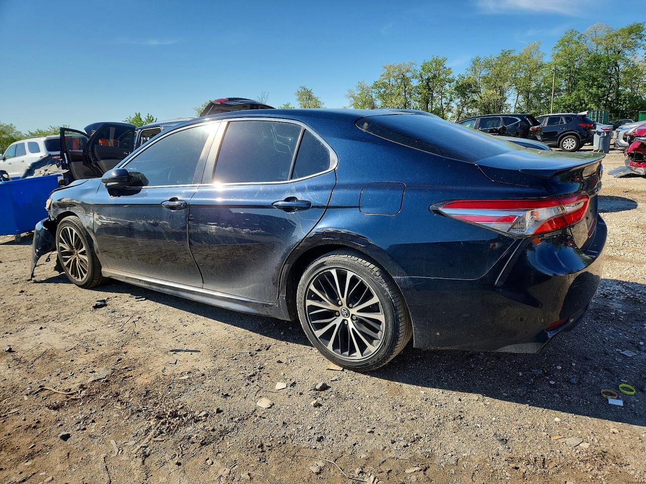 2018 TOYOTA CAMRY SE — снимка 2