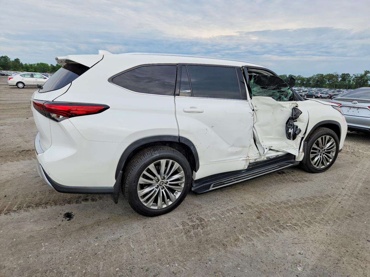 2021 TOYOTA HIGHLANDER PLATINUM — снимка 3