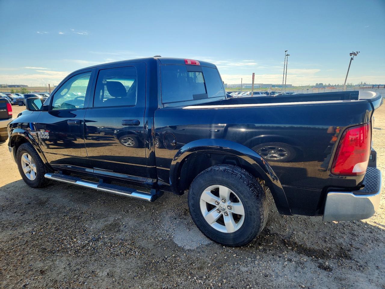 2016 RAM 1500 SLT — снимка 2