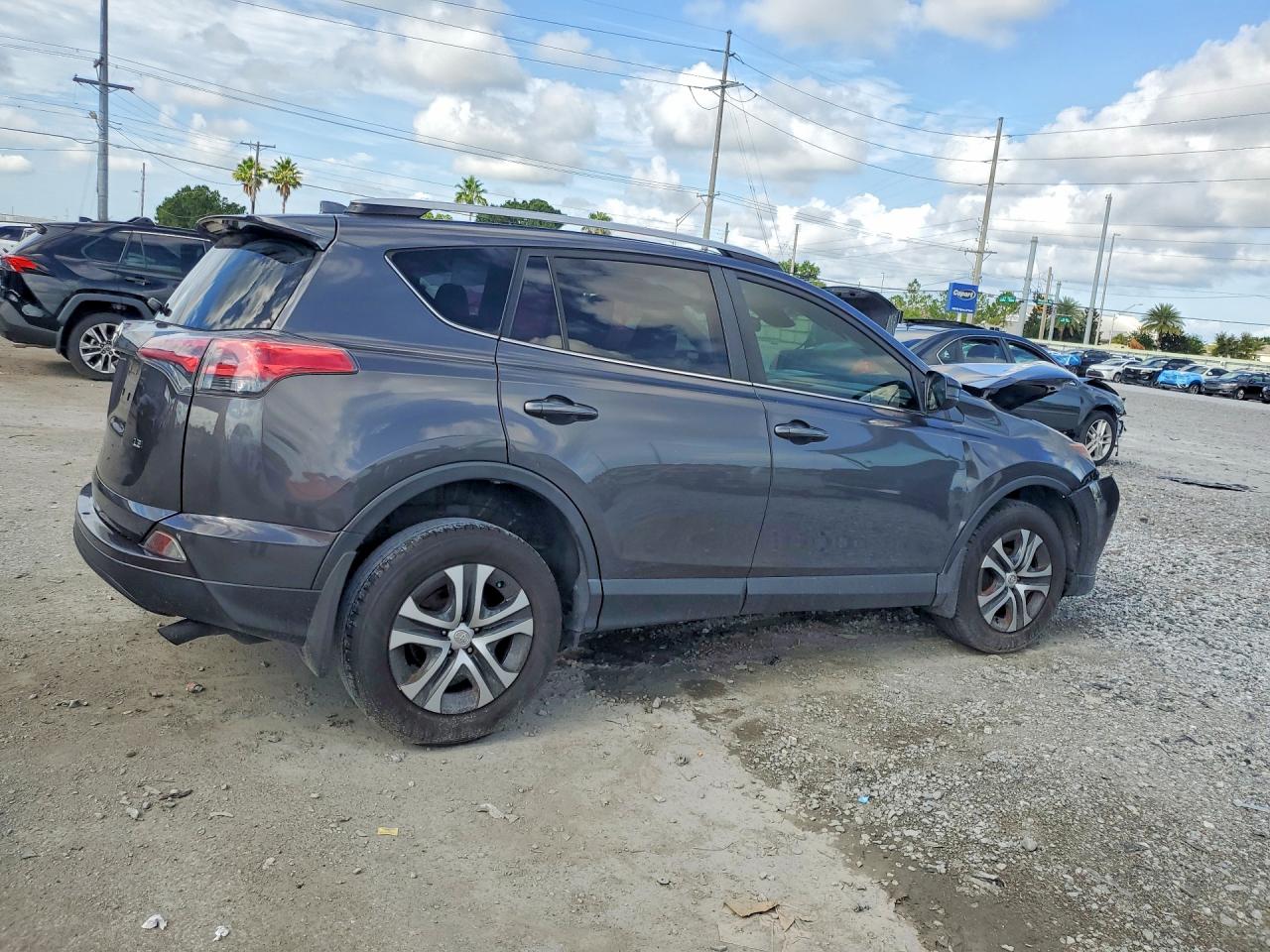 2017 TOYOTA RAV4 LE — снимка 3