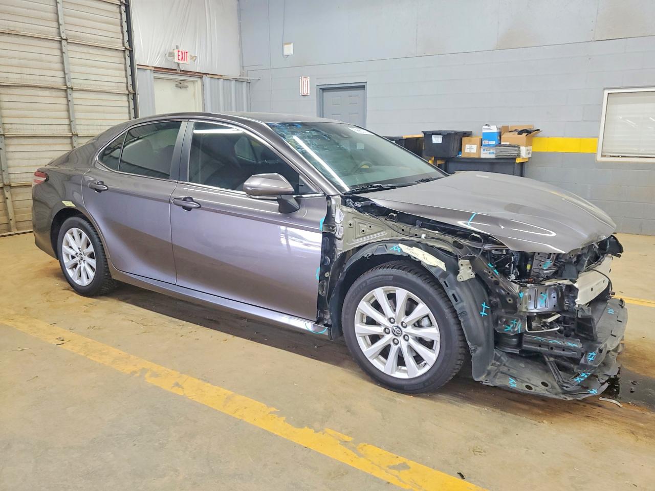 2019 TOYOTA CAMRY LE — снимка 4
