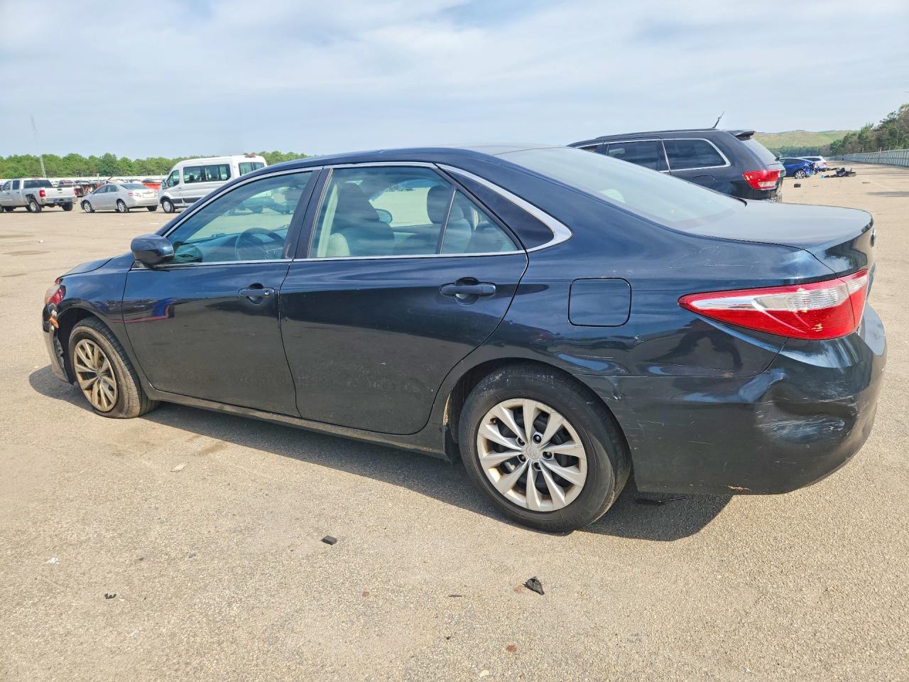 2016 TOYOTA CAMRY LE — снимка 2