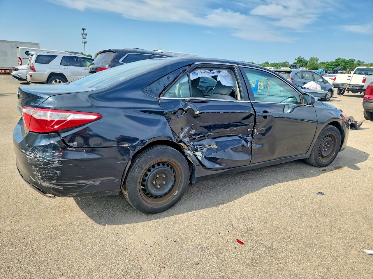 2016 TOYOTA CAMRY LE — снимка 3