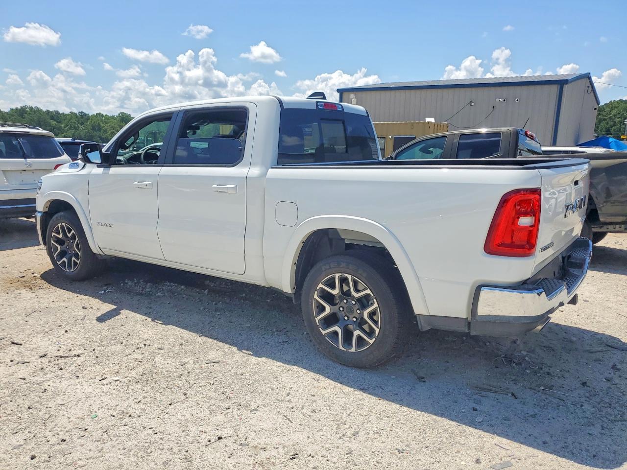 2026 RAM 1500 LARAMIE — снимка 2