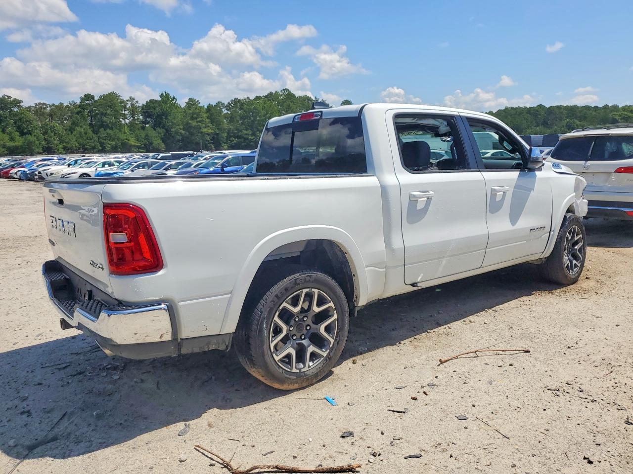 2026 RAM 1500 LARAMIE — снимка 3