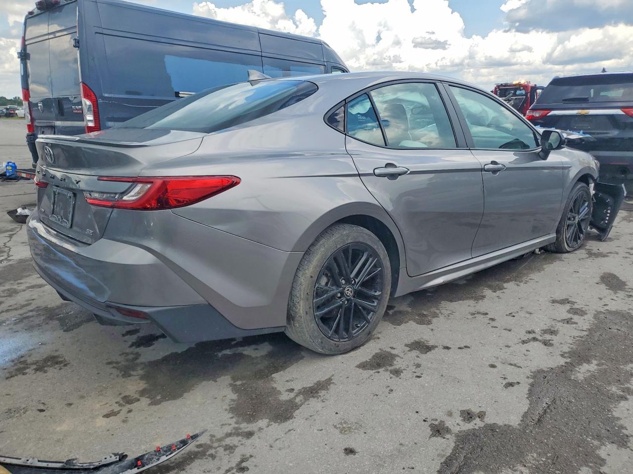 2025 TOYOTA CAMRY SE — снимка 3