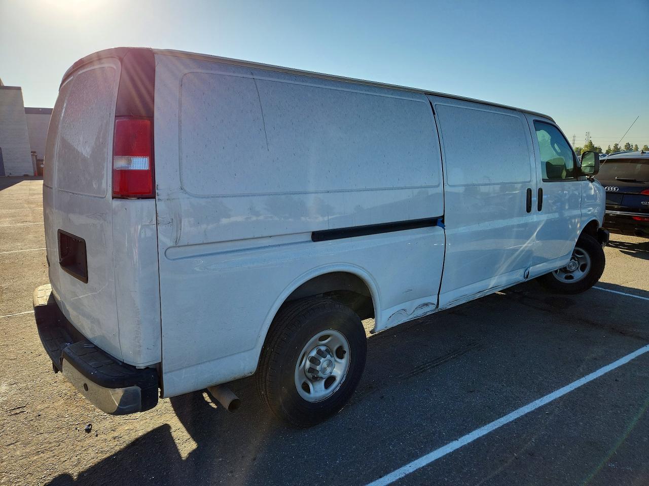 2022 CHEVROLET EXPRESS 3500 — снимка 3