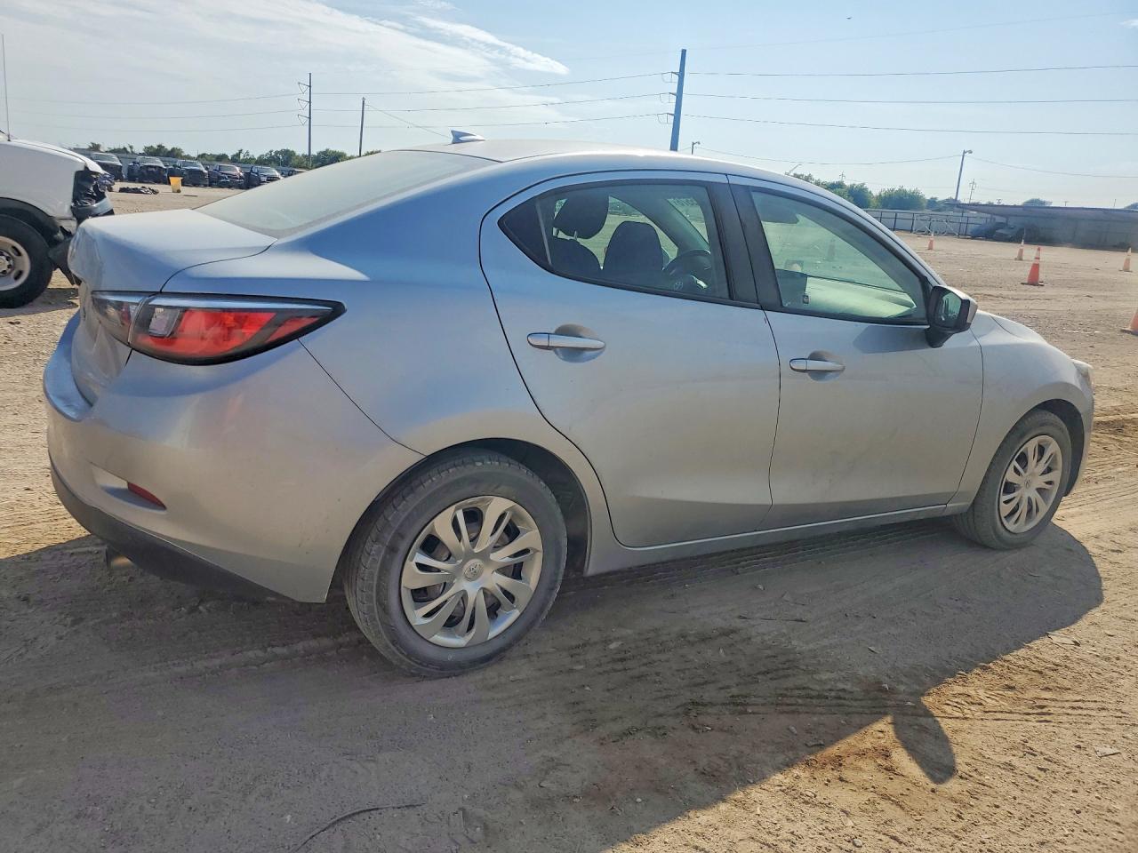2019 TOYOTA YARIS L — снимка 3