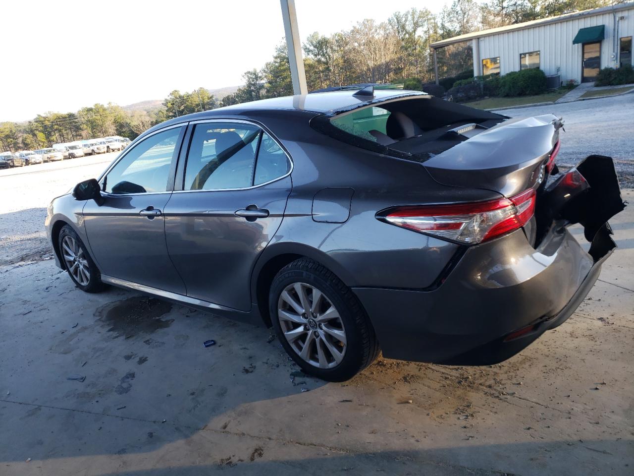 2019 TOYOTA CAMRY L — снимка 2