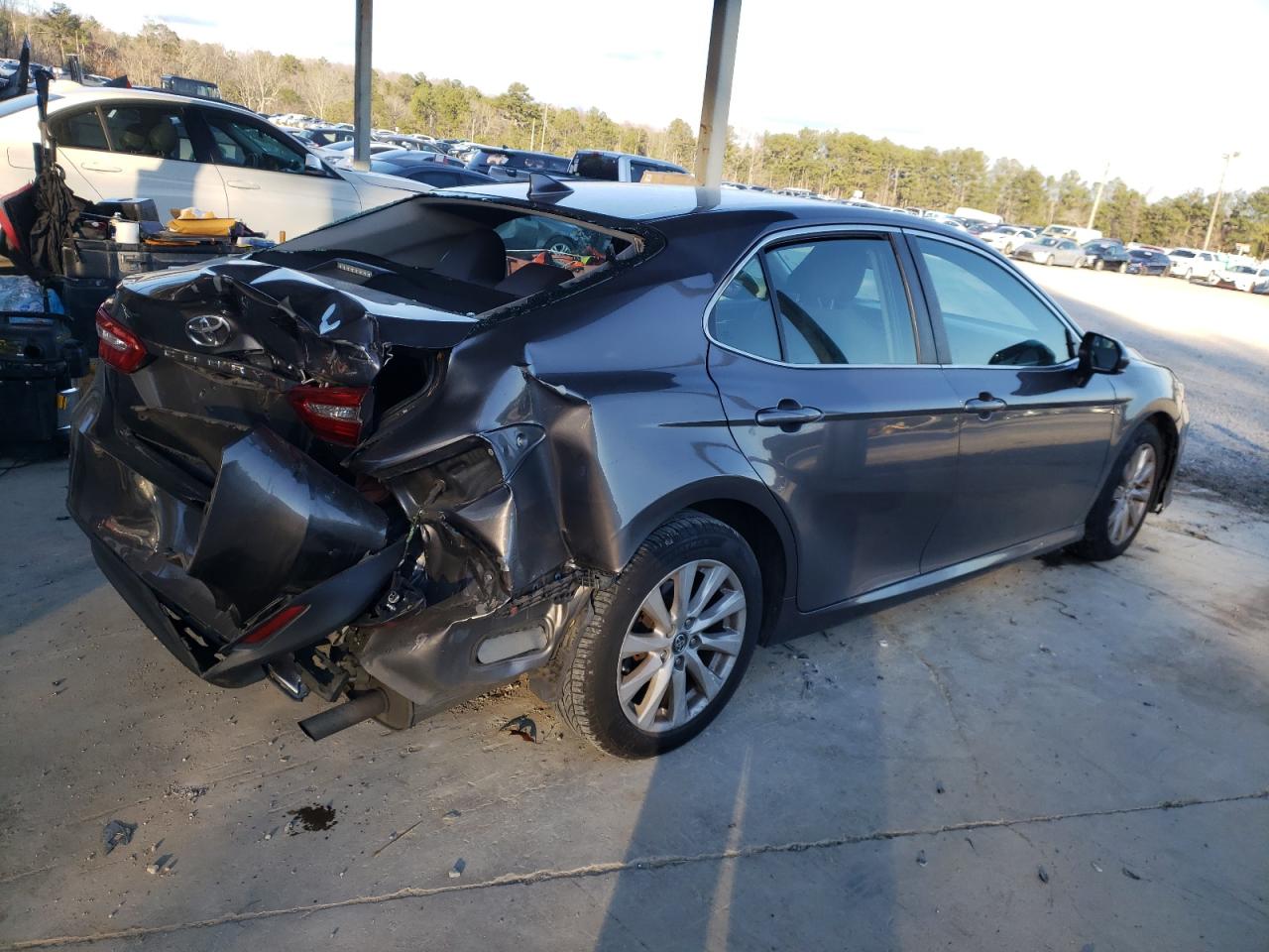 2019 TOYOTA CAMRY L — снимка 3
