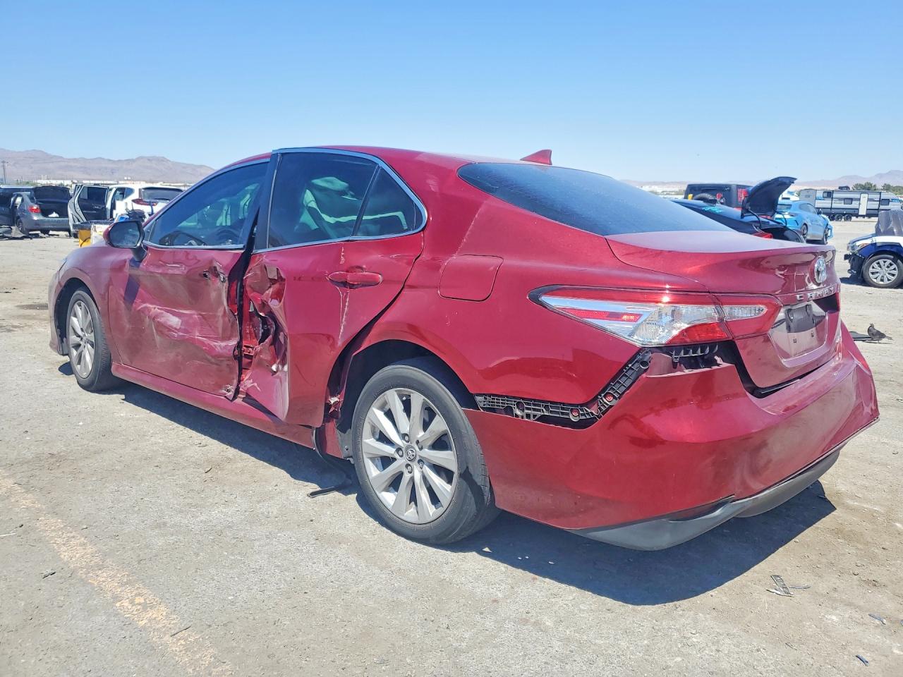 2019 TOYOTA CAMRY LE — снимка 2