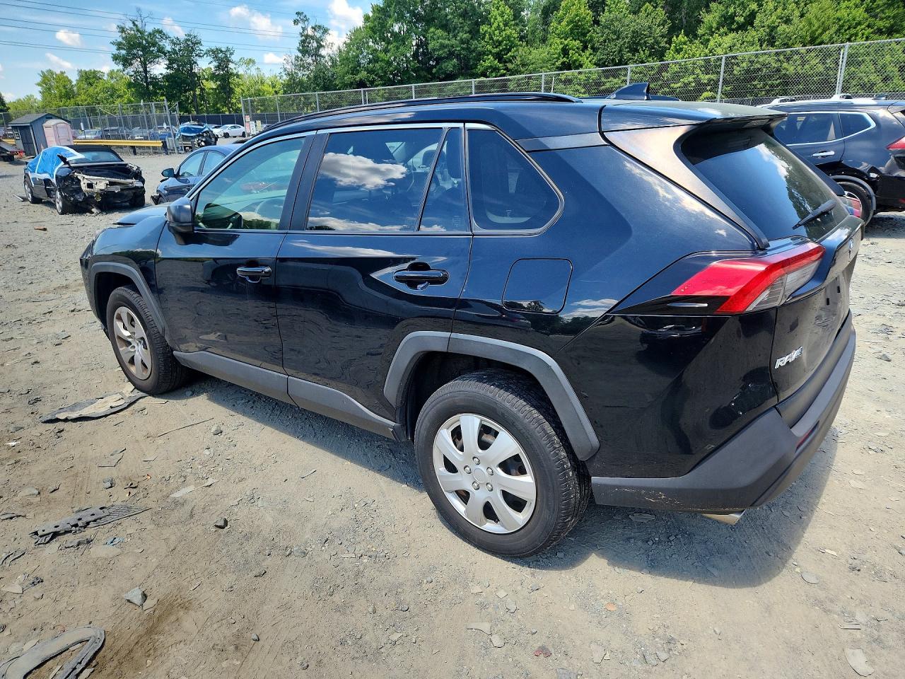 2019 TOYOTA RAV4 LE — снимка 2
