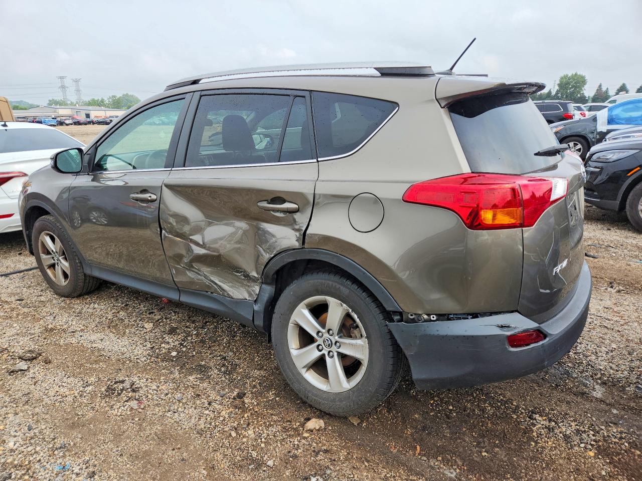 2015 TOYOTA RAV4 XLE — снимка 2