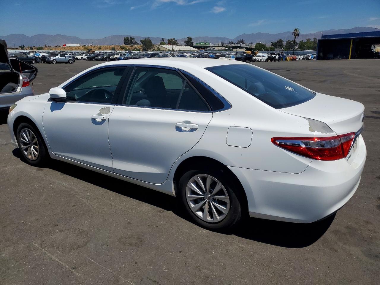 2015 TOYOTA CAMRY LE — снимка 2