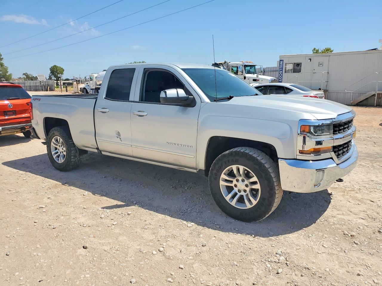 2017 CHEVROLET SILVERADO K1500 LT — снимка 4