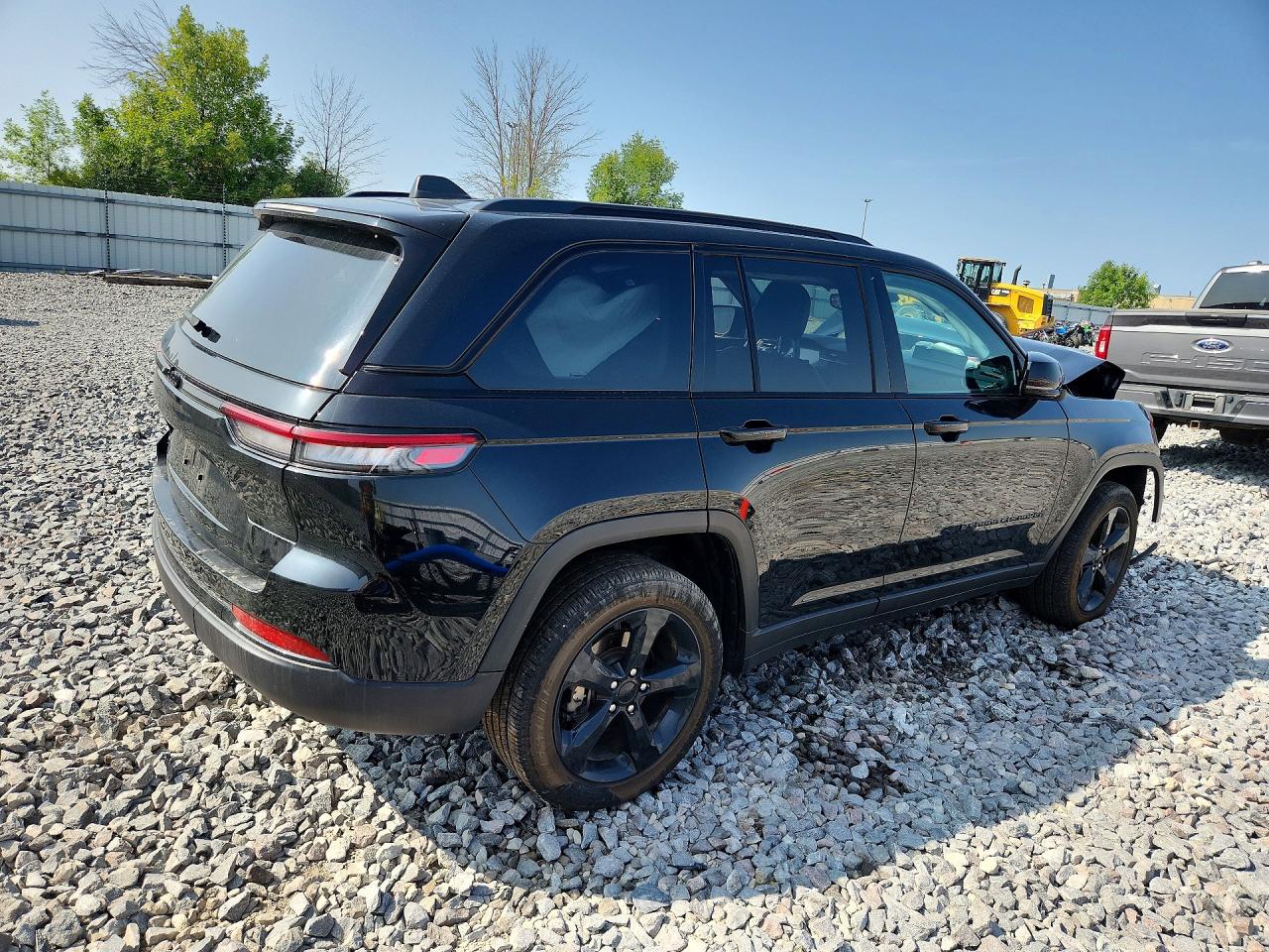 2024 JEEP GRAND CHEROKEE LAREDO — снимка 3