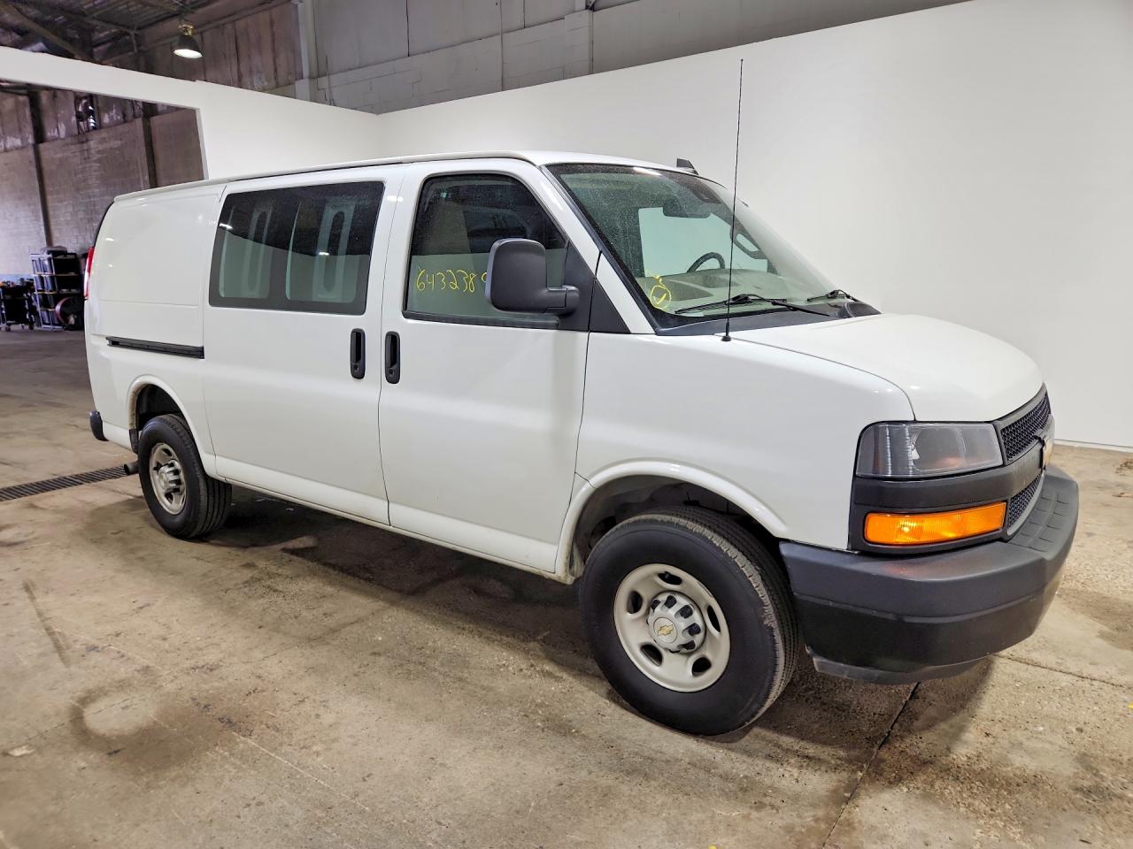 2022 CHEVROLET EXPRESS G3500 — снимка 4