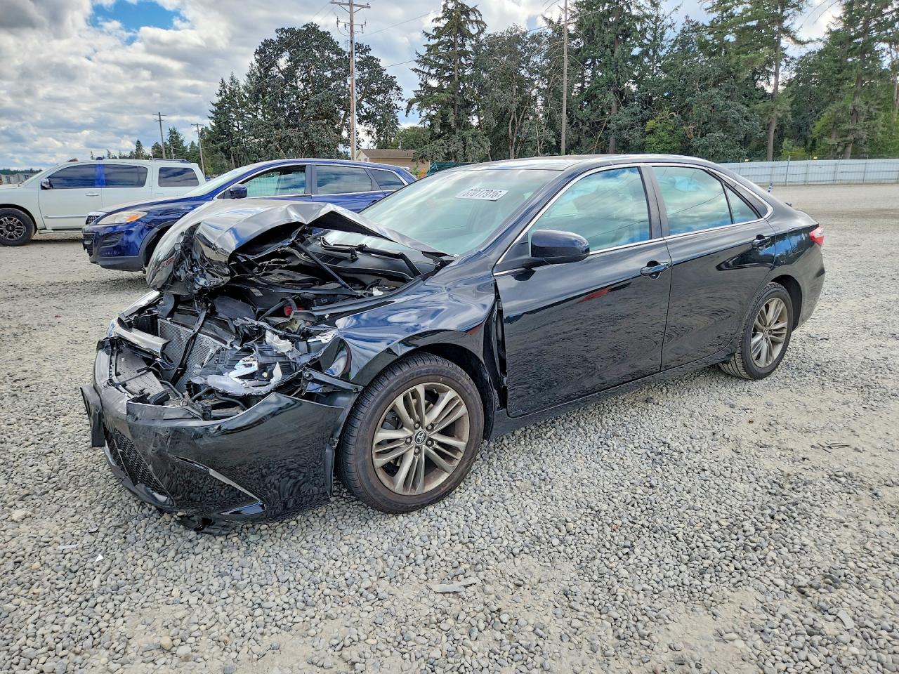 2016 TOYOTA CAMRY SE