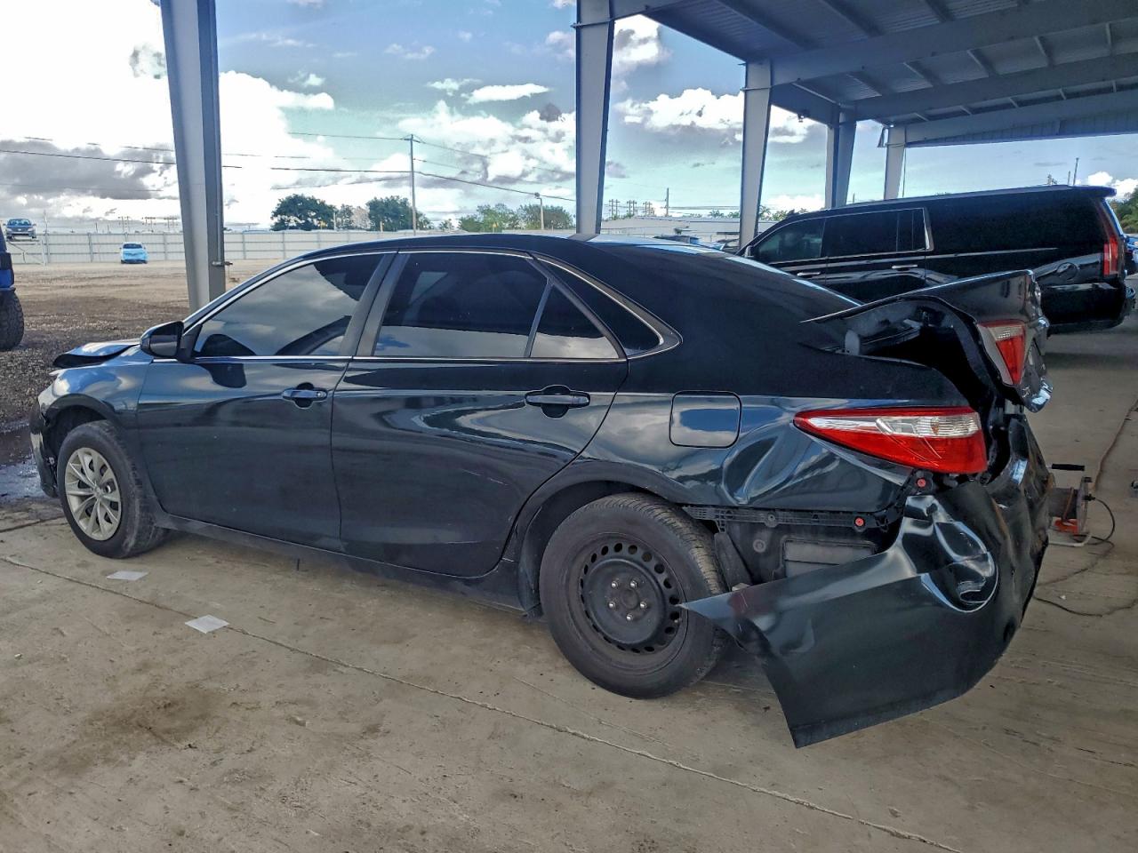 2017 TOYOTA CAMRY LE — снимка 2