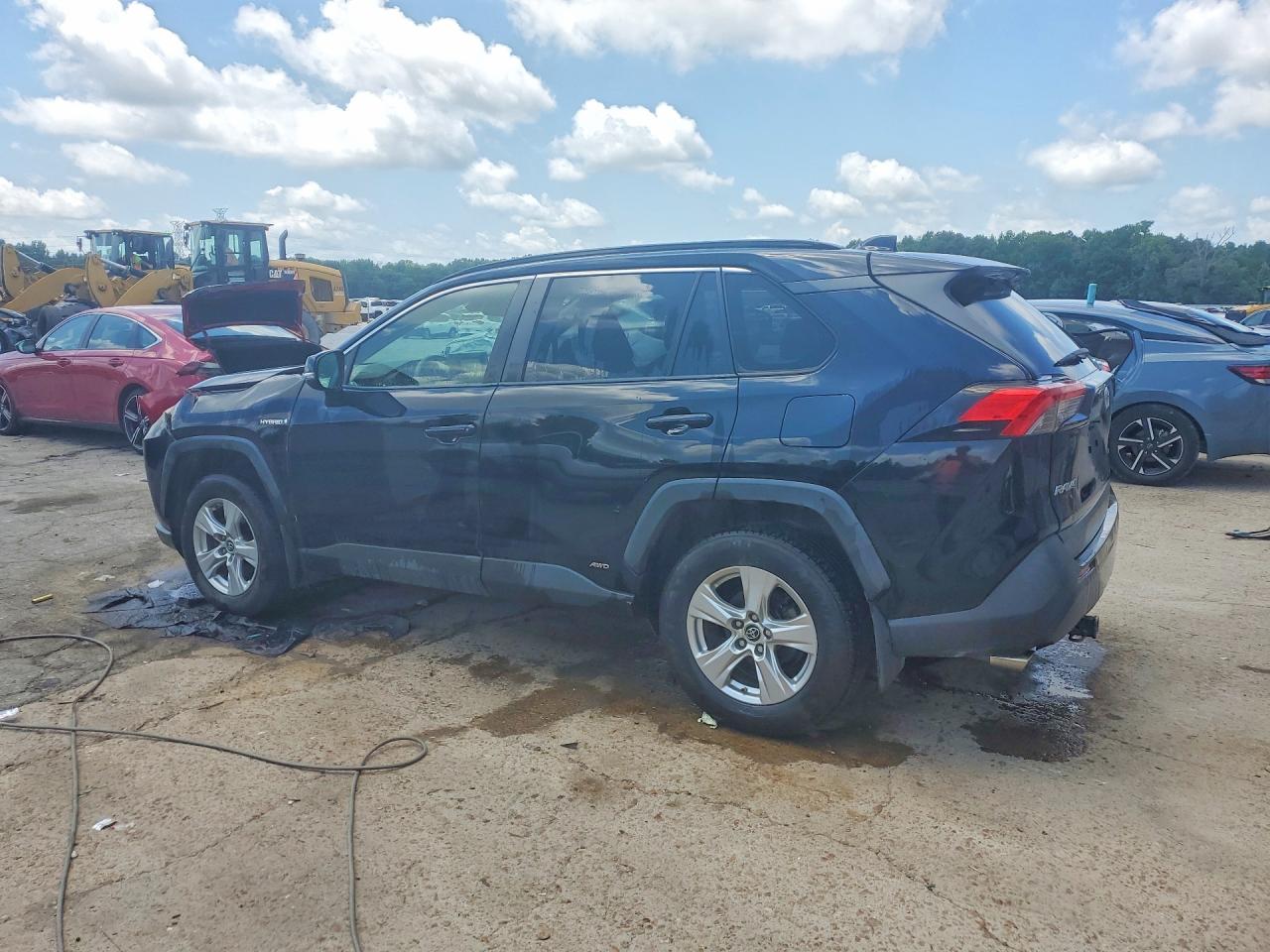 2019 TOYOTA RAV4 LE — снимка 2