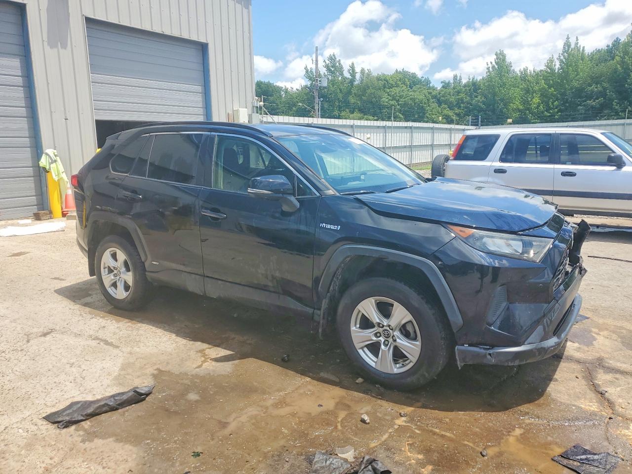 2019 TOYOTA RAV4 LE — снимка 4