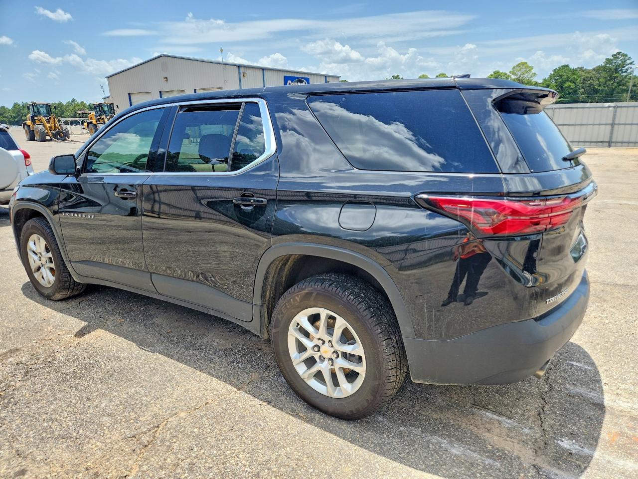 2023 CHEVROLET TRAVERSE LS — снимка 2