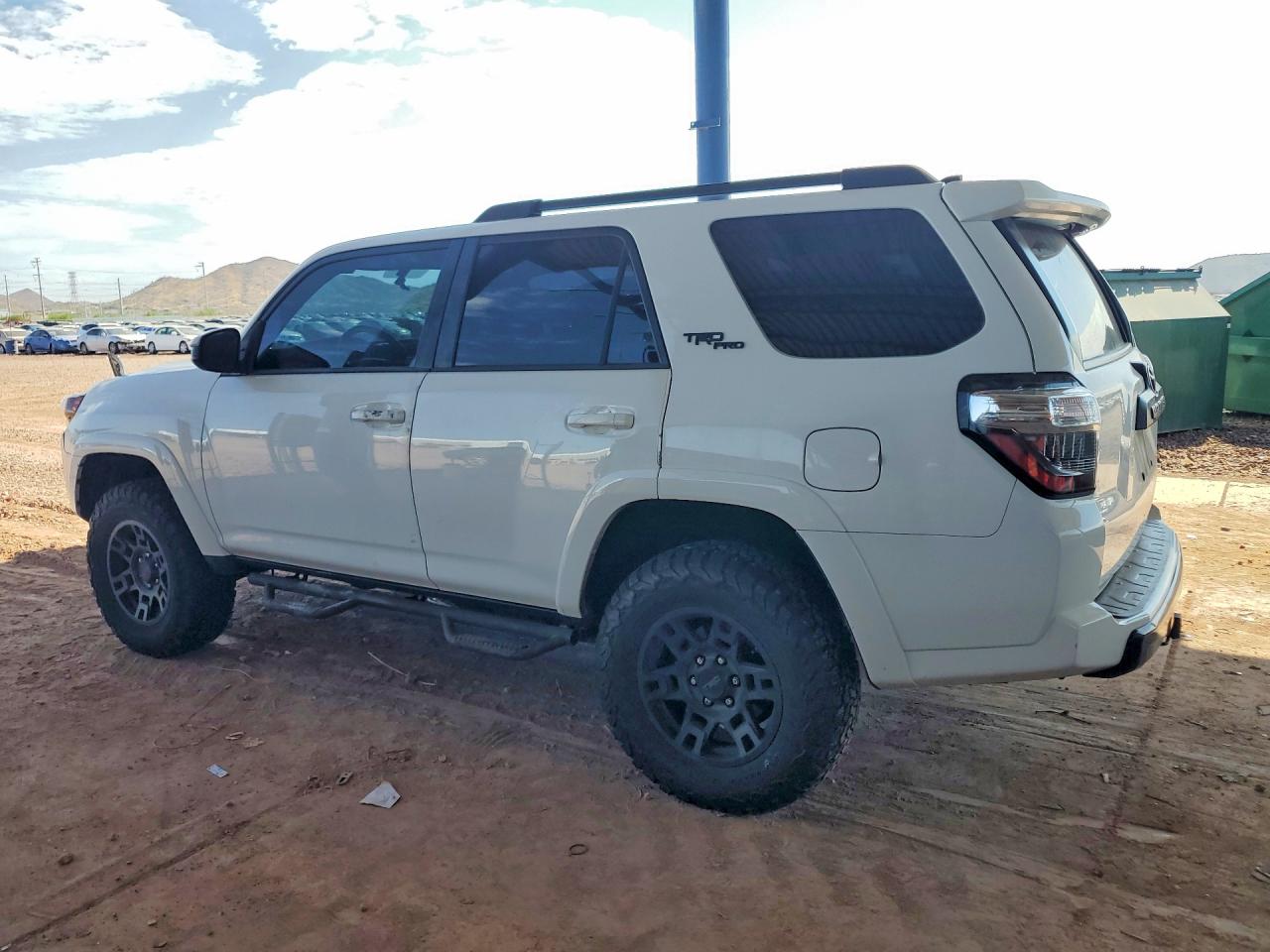 2016 TOYOTA 4RUNNER SR5 — снимка 2