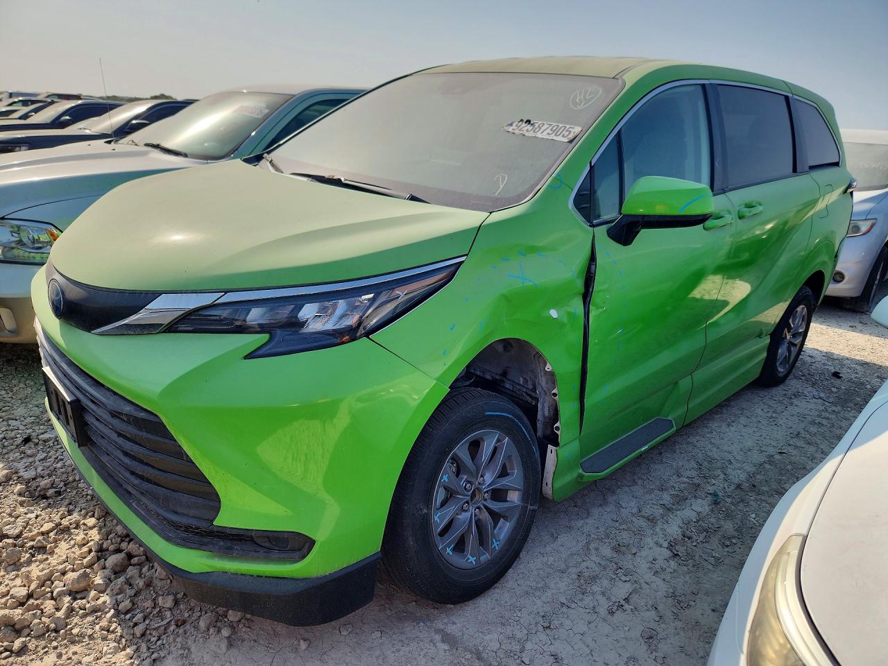 2024 TOYOTA SIENNA LE