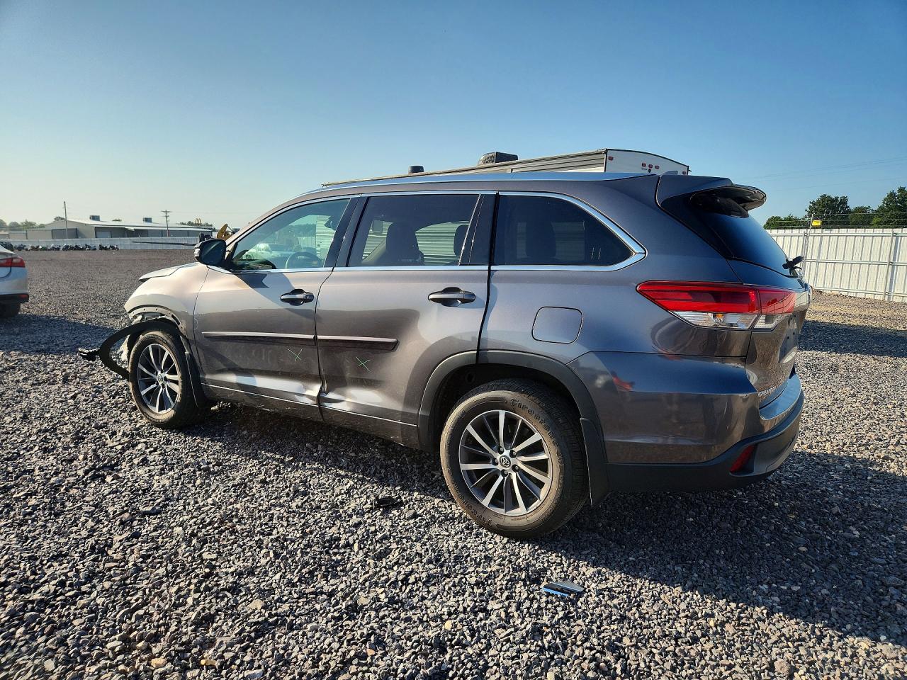 2017 TOYOTA HIGHLANDER XLE — снимка 2