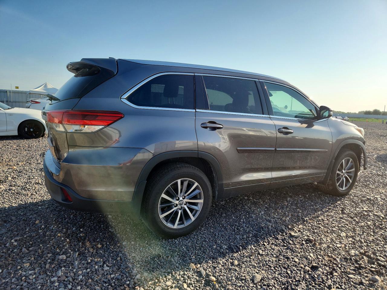 2017 TOYOTA HIGHLANDER XLE — снимка 3