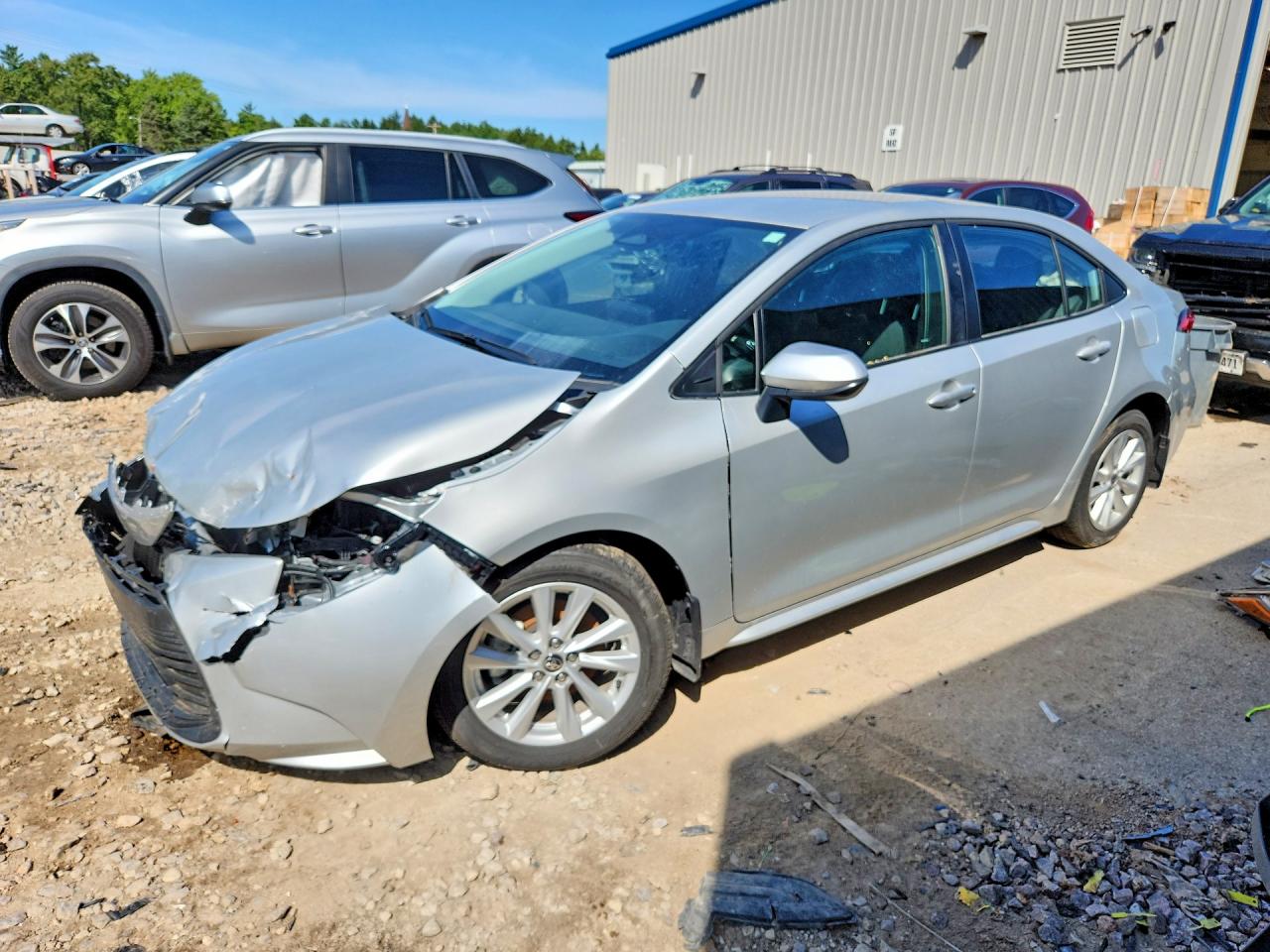 2025 TOYOTA COROLLA LE