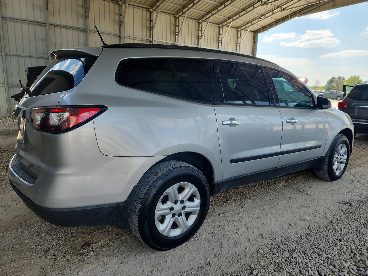 2017 CHEVROLET TRAVERSE LS — снимка 3