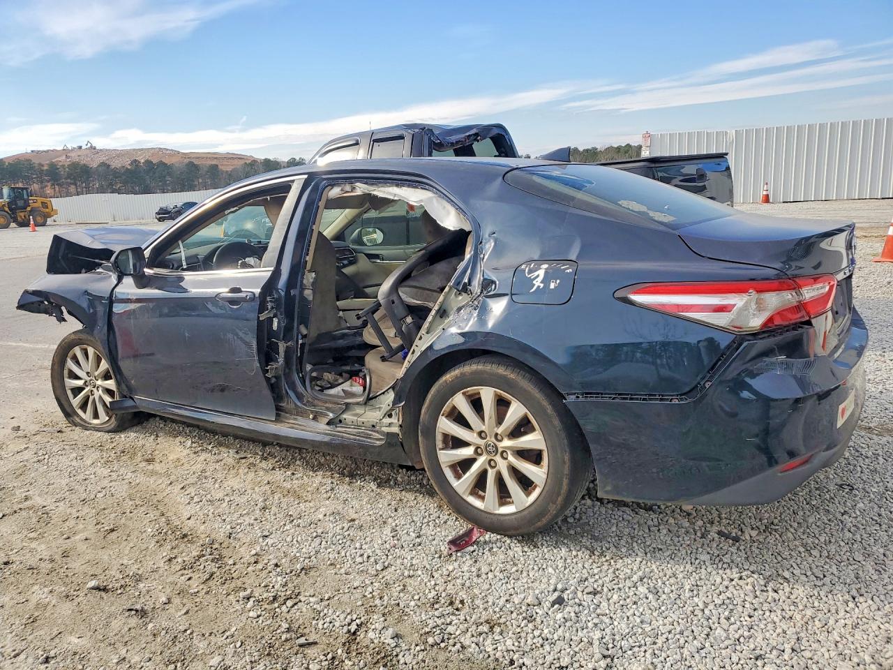 2018 TOYOTA CAMRY L — снимка 2
