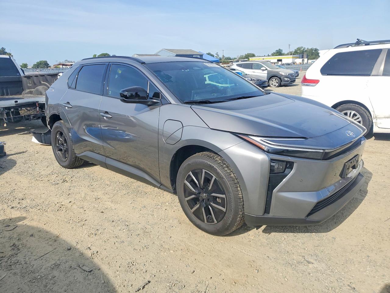 2026 TOYOTA BZ XLE — снимка 4