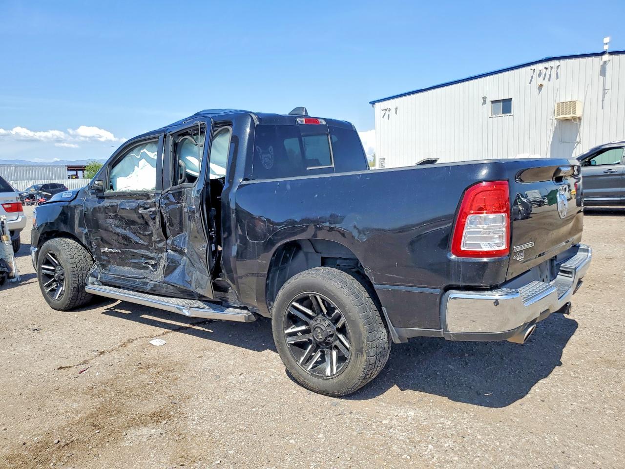 2019 RAM 1500 BIG HORN/LONE STAR — снимка 2