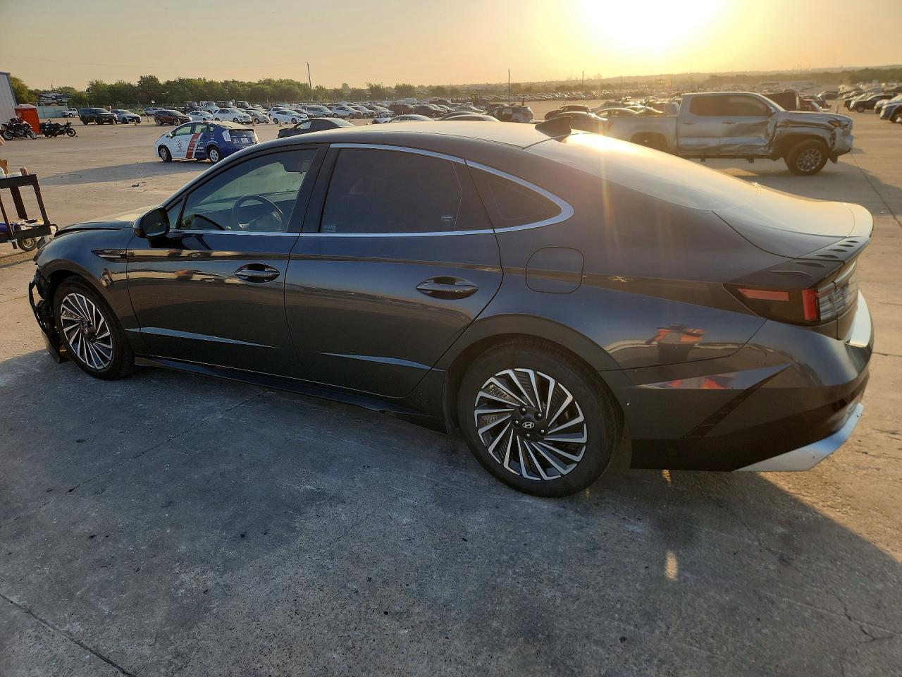 2024 HYUNDAI SONATA HYBRID SEL — снимка 2