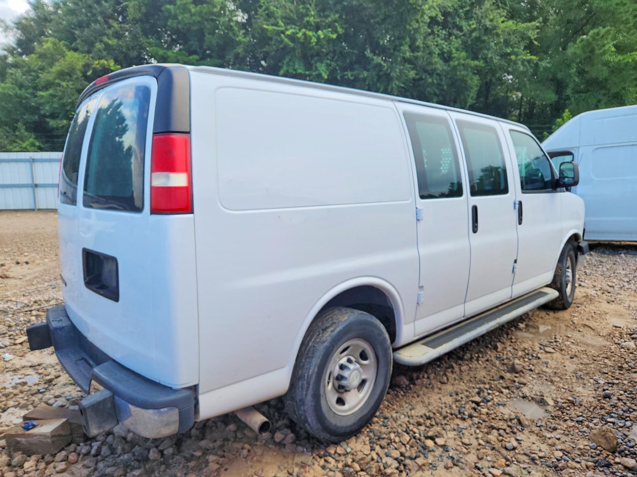 2018 CHEVROLET EXPRESS G2500 — снимка 3