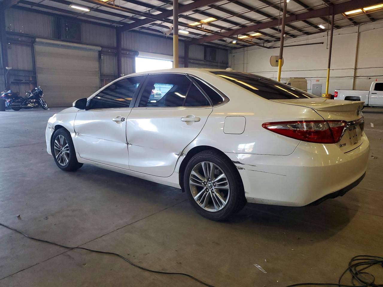 2015 TOYOTA CAMRY SE — снимка 2