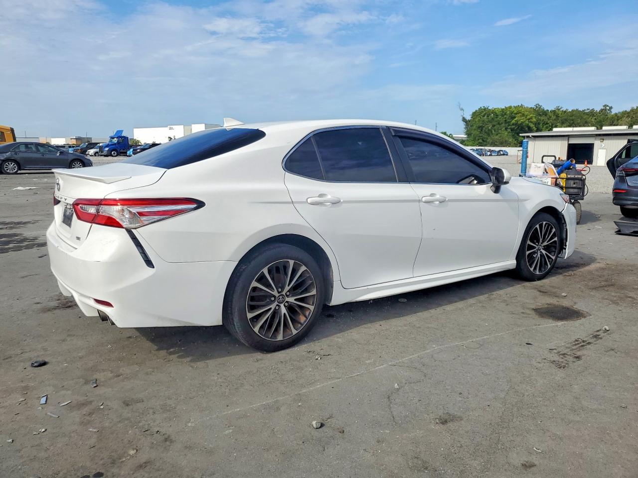 2020 TOYOTA CAMRY SE — снимка 3