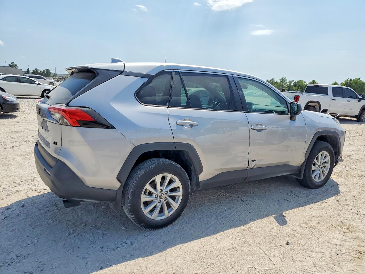 2023 TOYOTA RAV4 LE — снимка 3