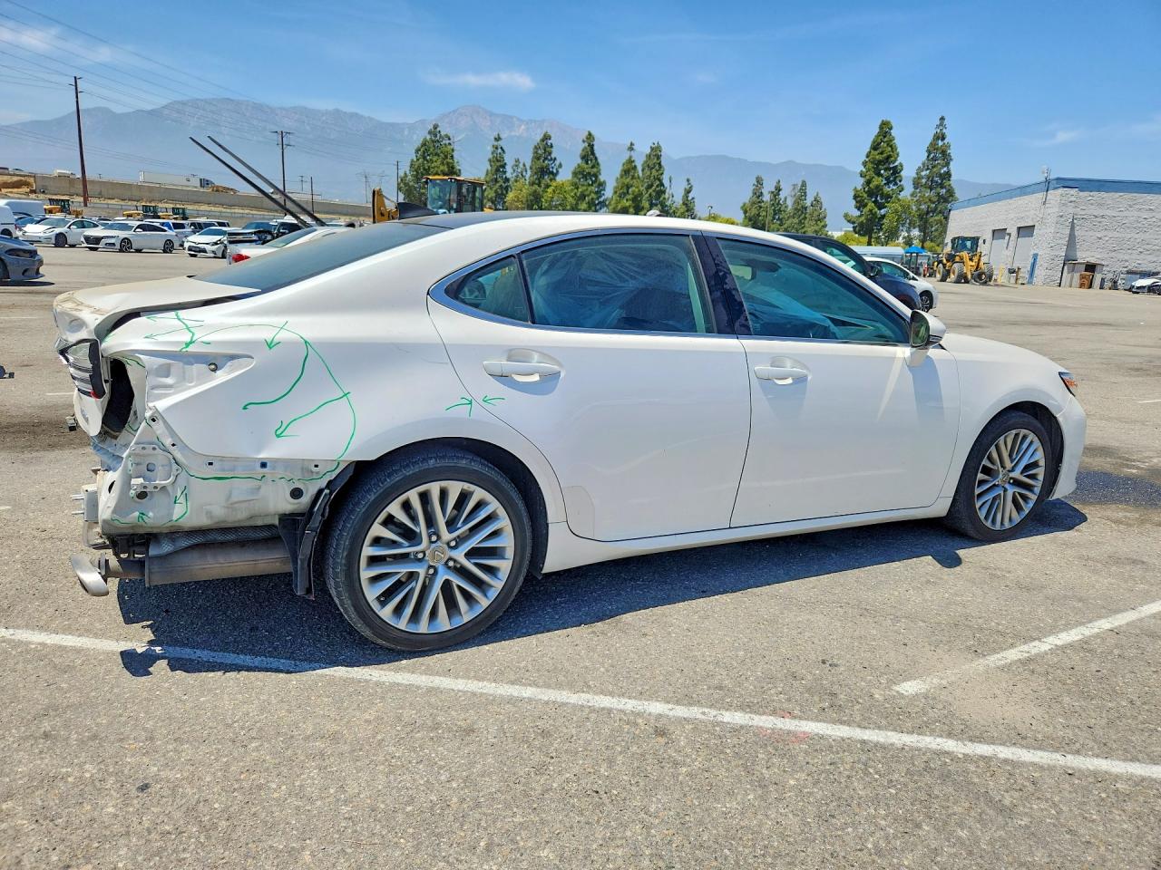 2016 LEXUS ES 350 — снимка 3