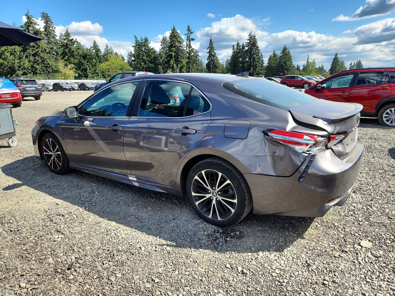 2019 TOYOTA CAMRY SE — снимка 2