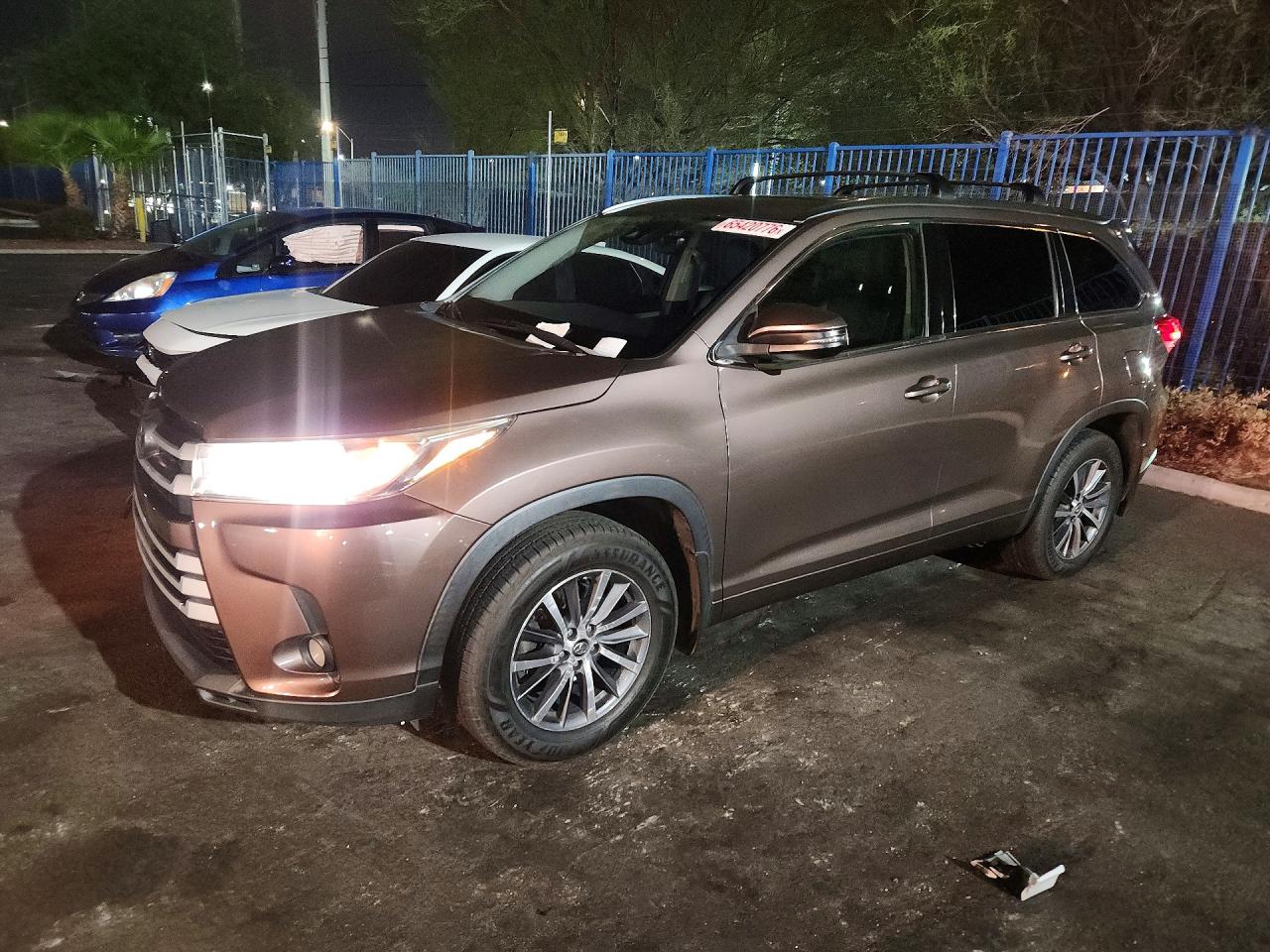 2017 TOYOTA HIGHLANDER XLE