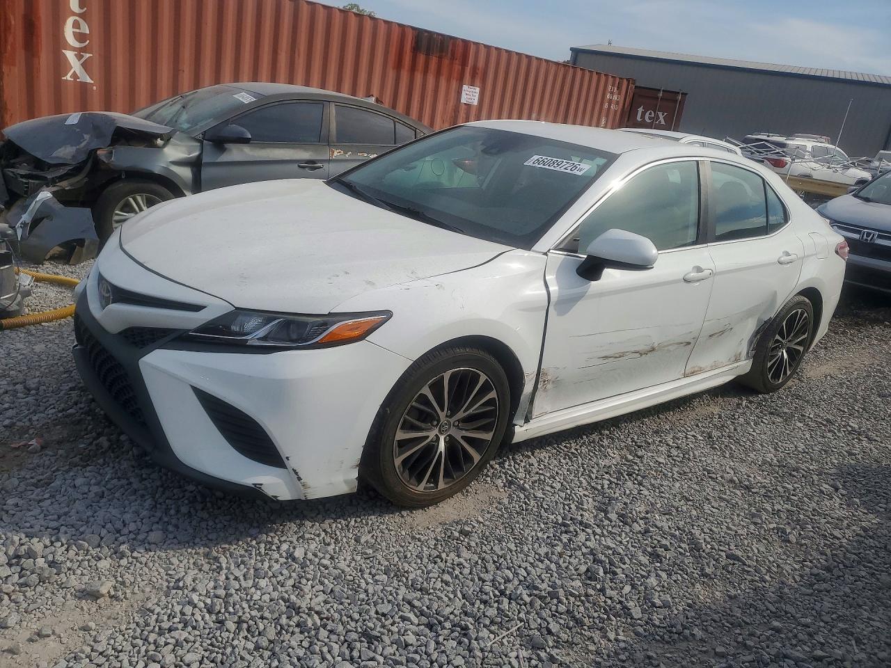2020 TOYOTA CAMRY SE