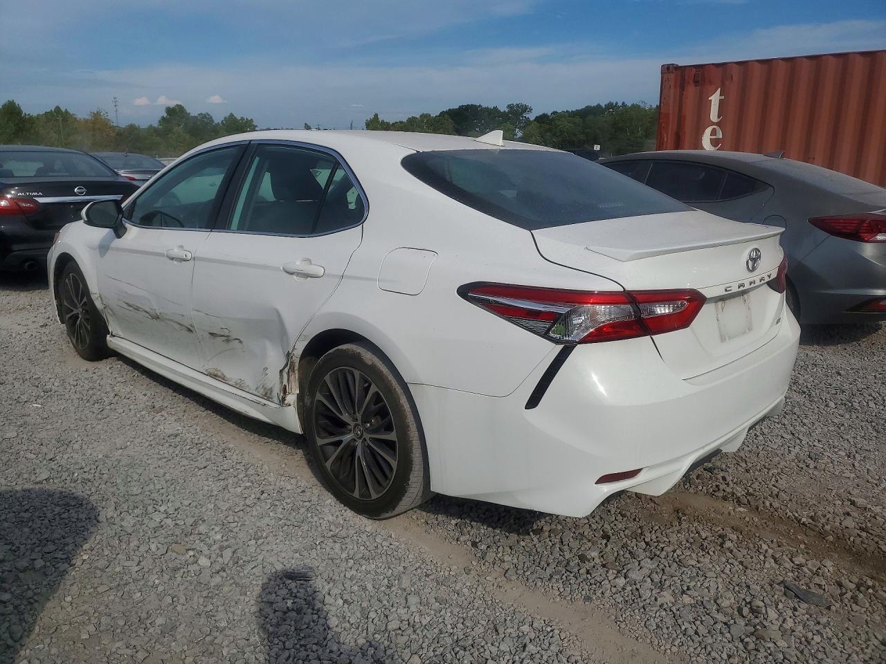 2020 TOYOTA CAMRY SE — снимка 2
