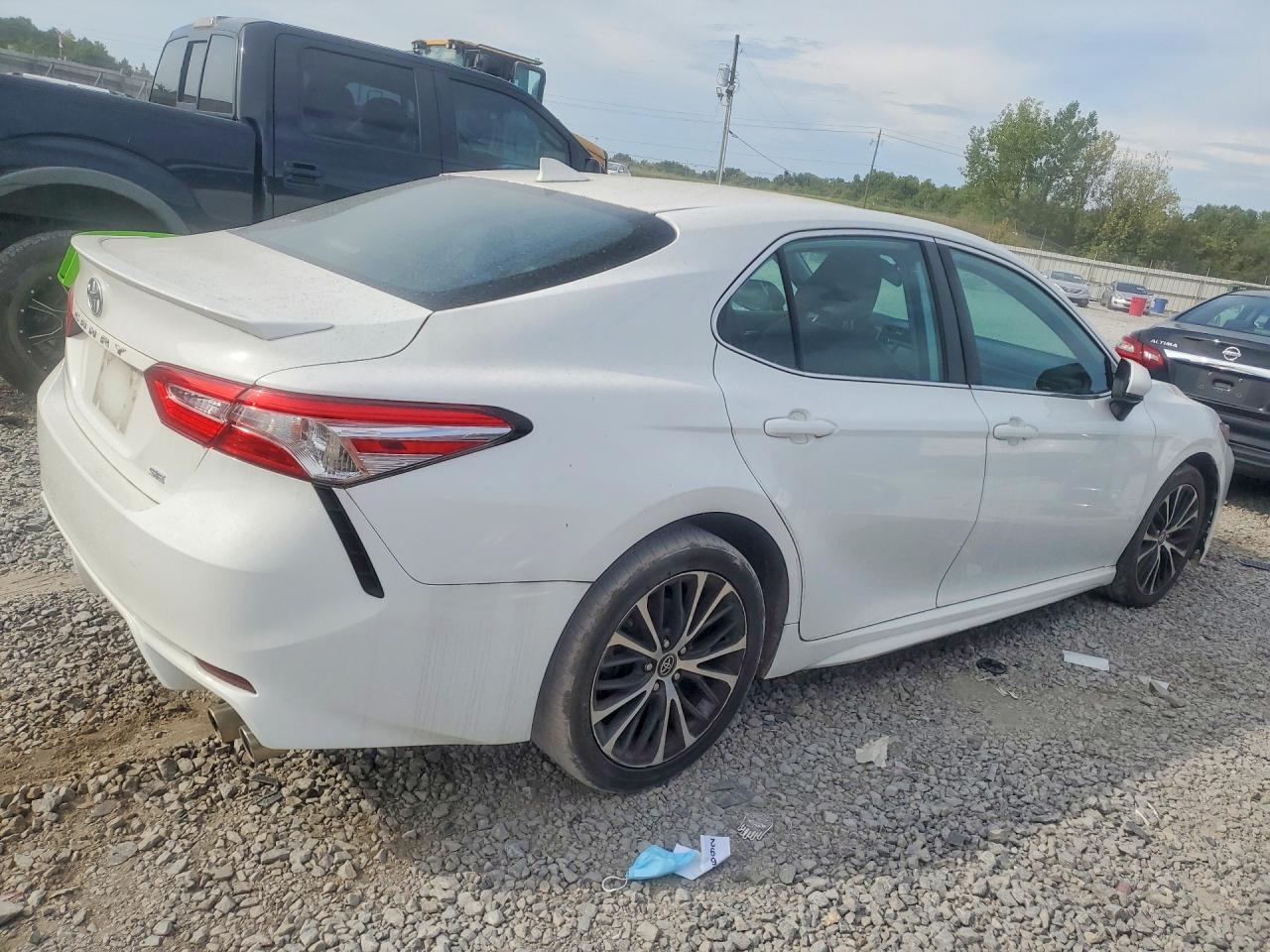 2020 TOYOTA CAMRY SE — снимка 3