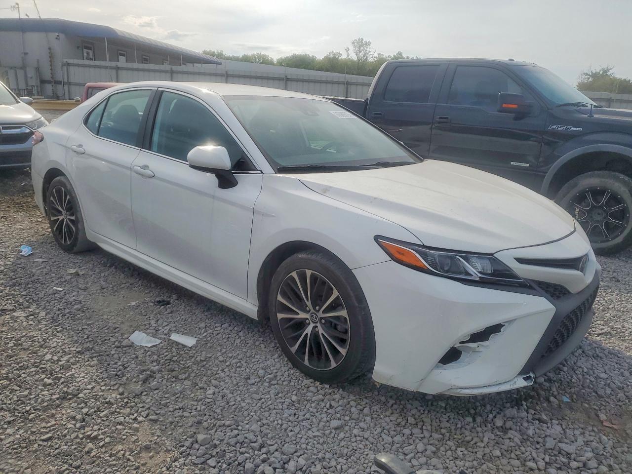 2020 TOYOTA CAMRY SE — снимка 4