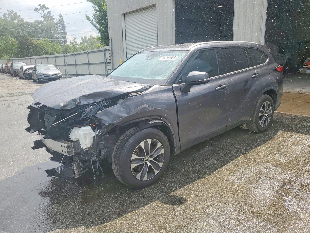 2022 TOYOTA HIGHLANDER XLE