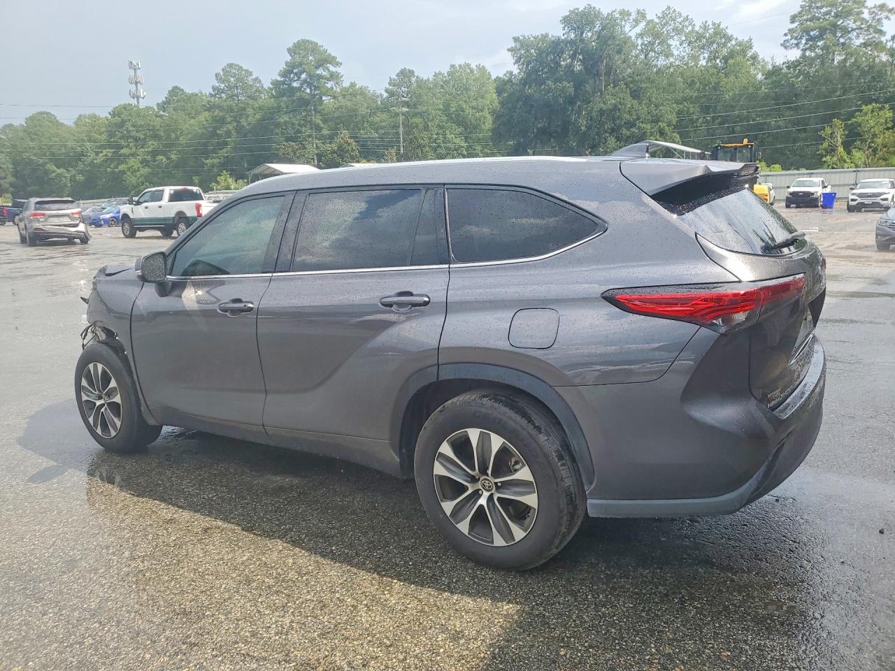 2022 TOYOTA HIGHLANDER XLE — снимка 2